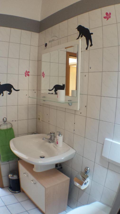 Ferienwohnung Katzenberger Beverungen Zimmer foto